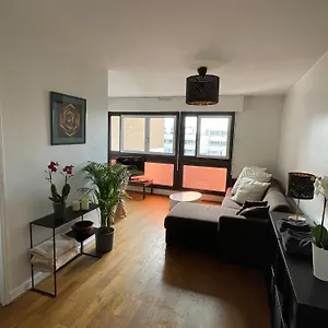 https://appartement-lumineux-2-pieces-ideal-famille.fr-paris.fr